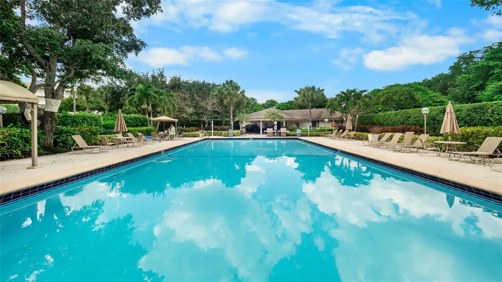 535 Oaks Drive #508 Pompano Beach, FL 33069