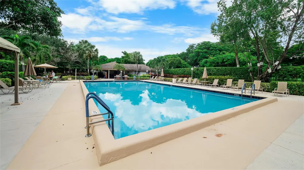 535 Oaks Drive #508 Pompano Beach, FL 33069