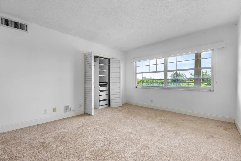 535 Oaks Drive #508 Pompano Beach, FL 33069