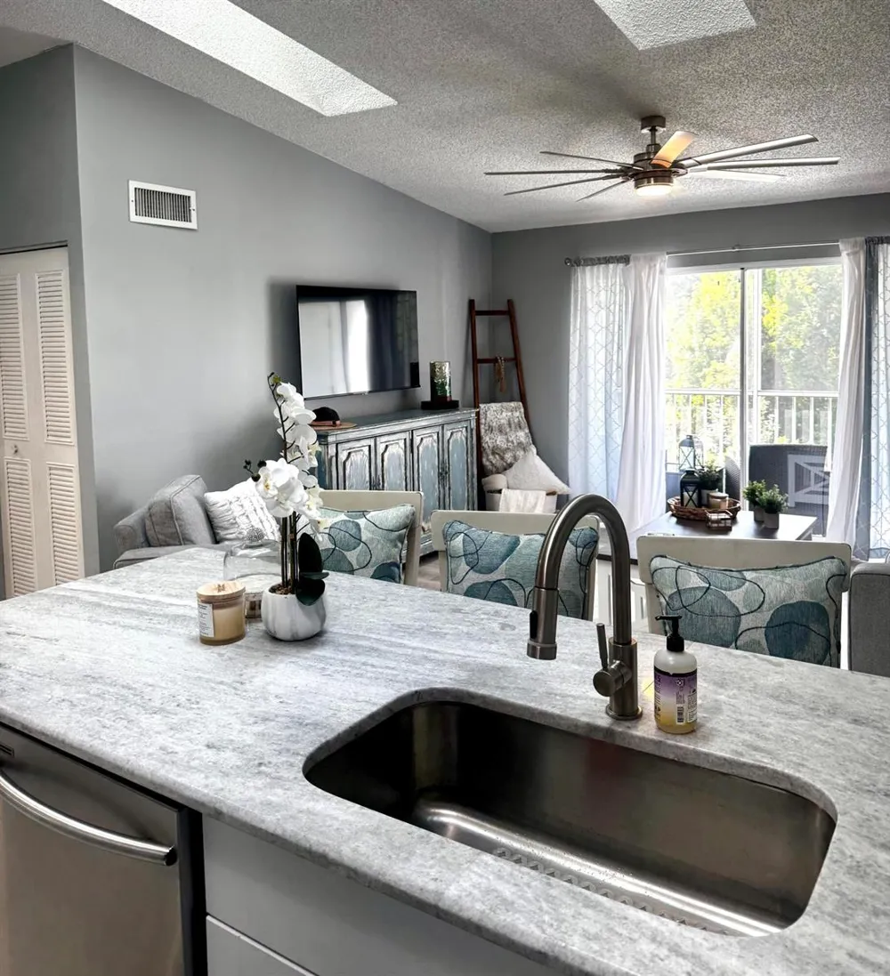 2502 SE Anchorage Cove #G-3 