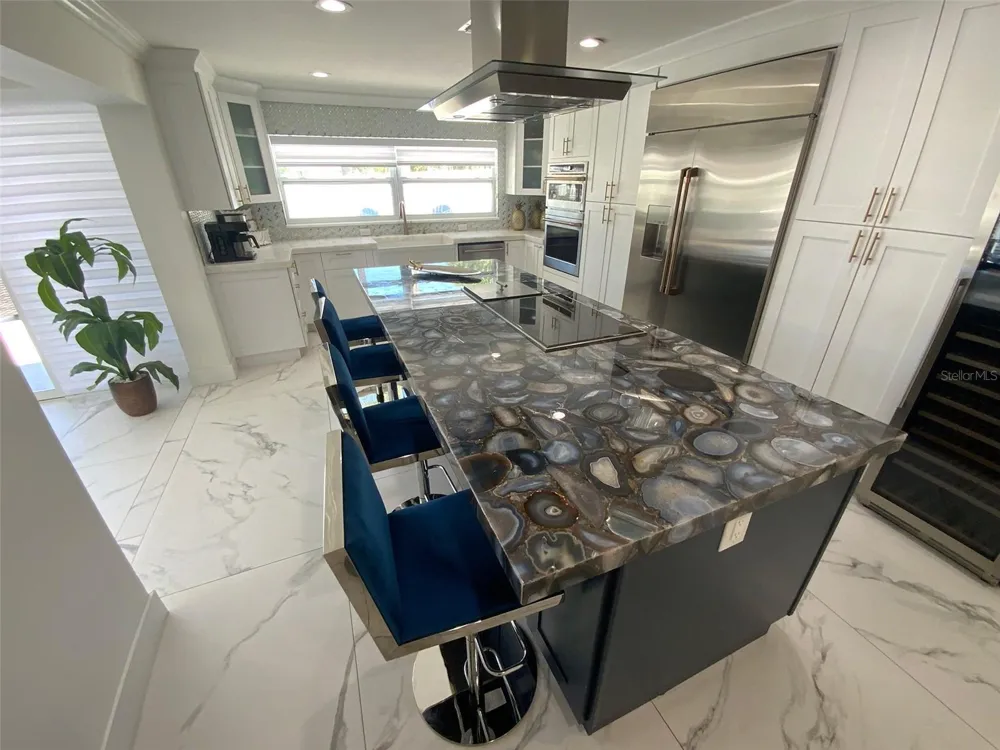 320 HARBOR PASSAGE Clearwater Beach, FL 33767