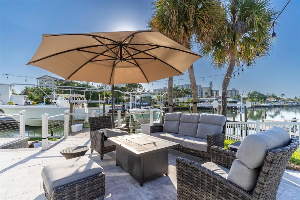 320 HARBOR PASSAGE Clearwater Beach, FL 33767