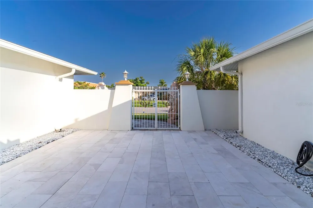 320 HARBOR PASSAGE Clearwater Beach, FL 33767