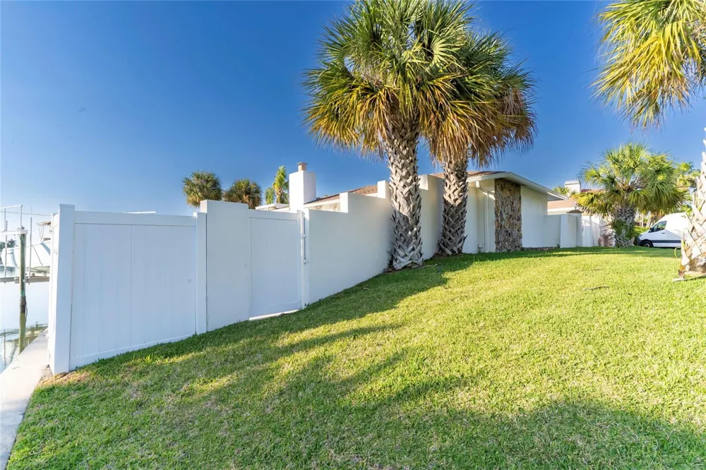 320 HARBOR PASSAGE Clearwater Beach, FL 33767
