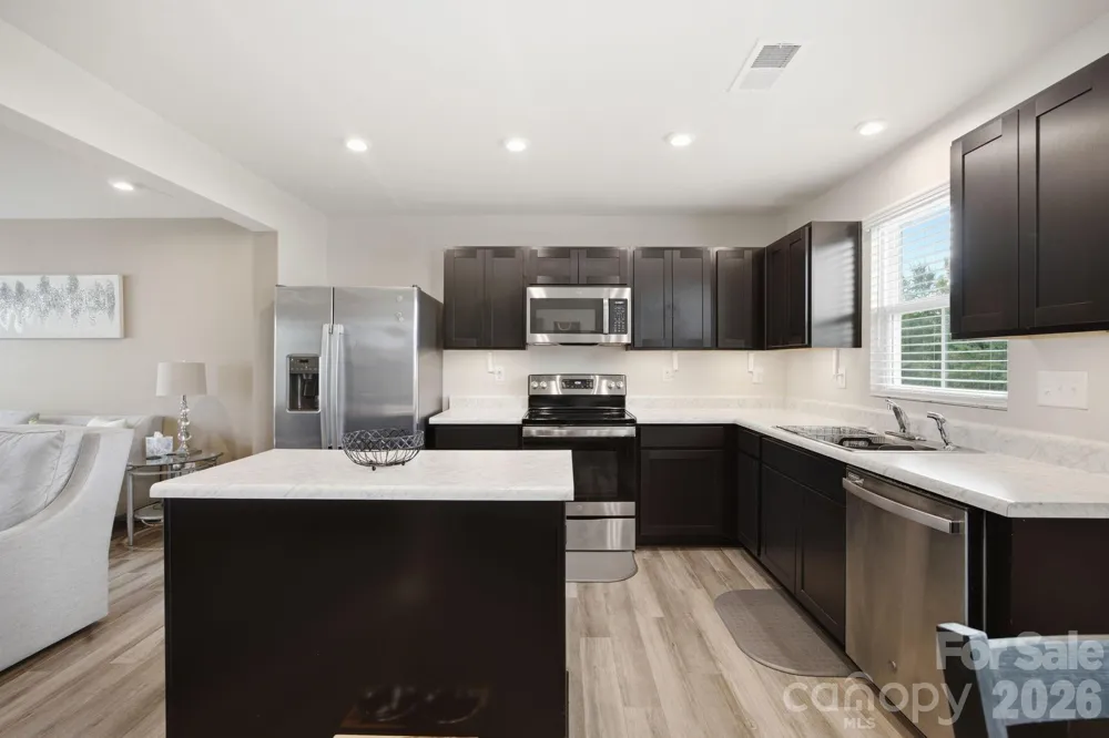6121 Cutwater Circle Charlotte, NC 28269