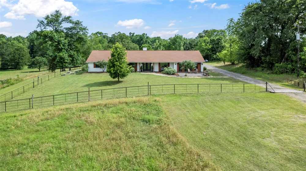 2458 FM 2752 Athens, TX 75752