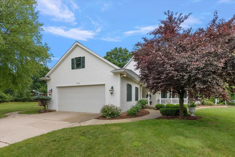 8236 Alpine Avenue NW Sparta, MI 49345