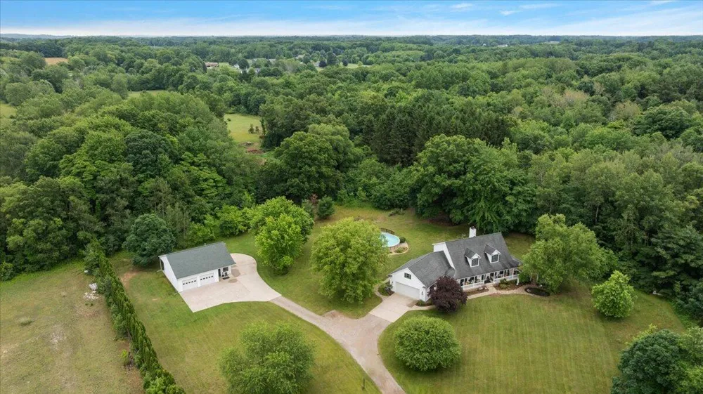 8236 Alpine Avenue NW Sparta, MI 49345