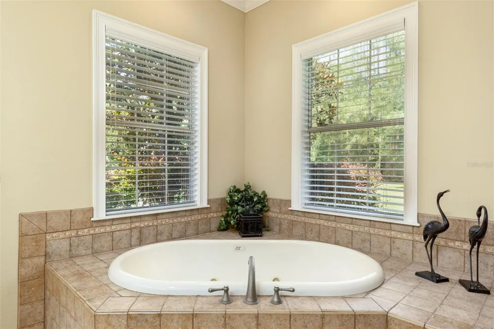 19103 NW 72ND AVENUE Alachua, FL 32615
