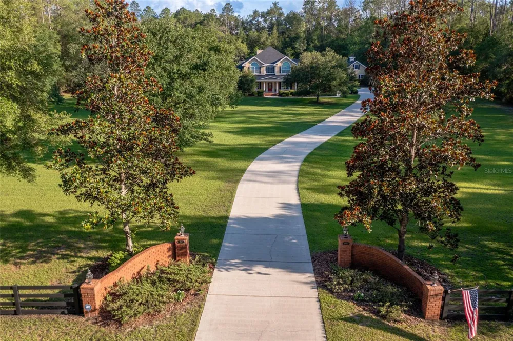 19103 NW 72ND AVENUE Alachua, FL 32615