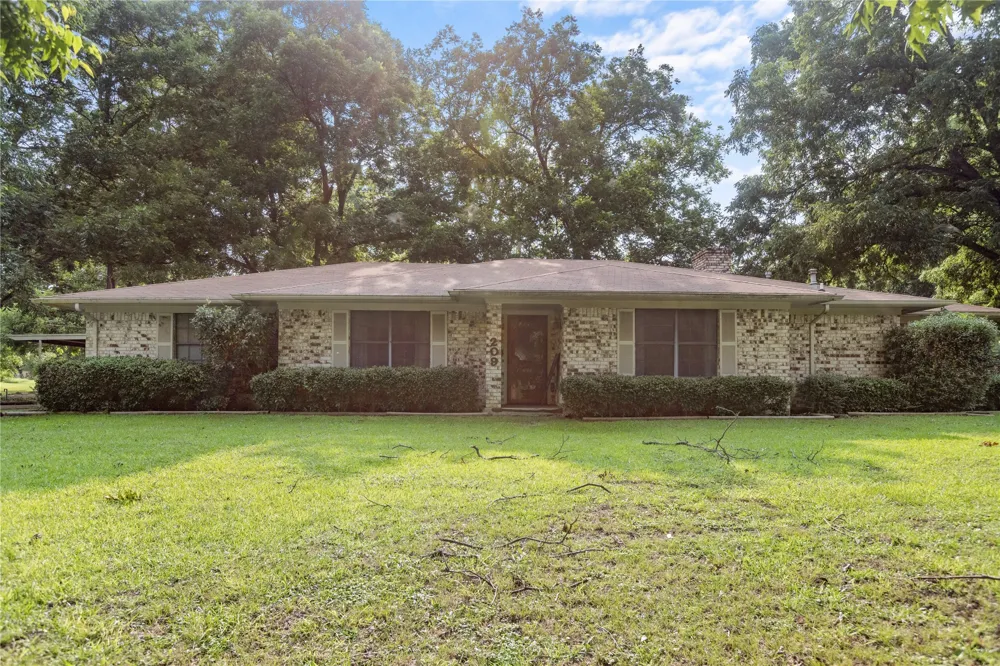 209 Harrison Street Roxton, TX 75477