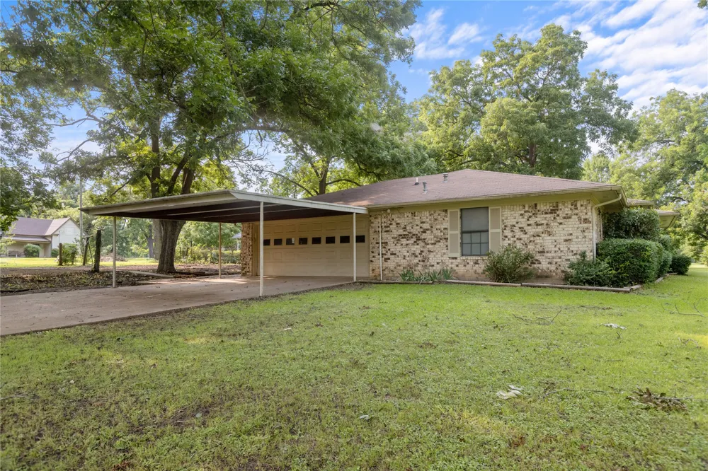 209 Harrison Street Roxton, TX 75477