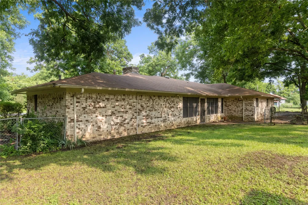 209 Harrison Street Roxton, TX 75477