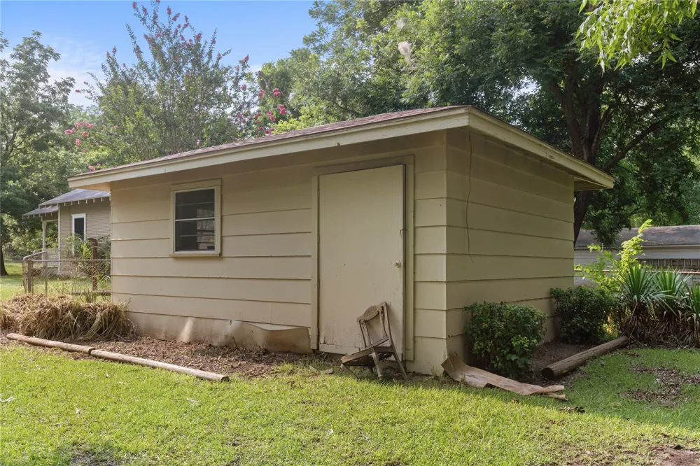 209 Harrison Street Roxton, TX 75477