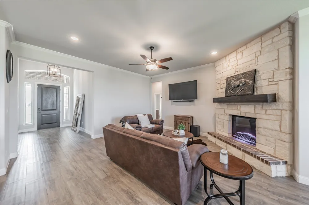 2230 County Road 2360 Decatur, TX 76234