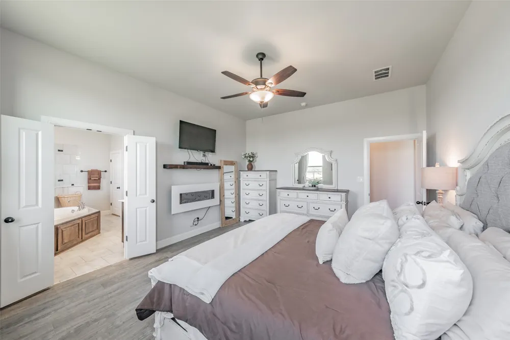 2230 County Road 2360 Decatur, TX 76234