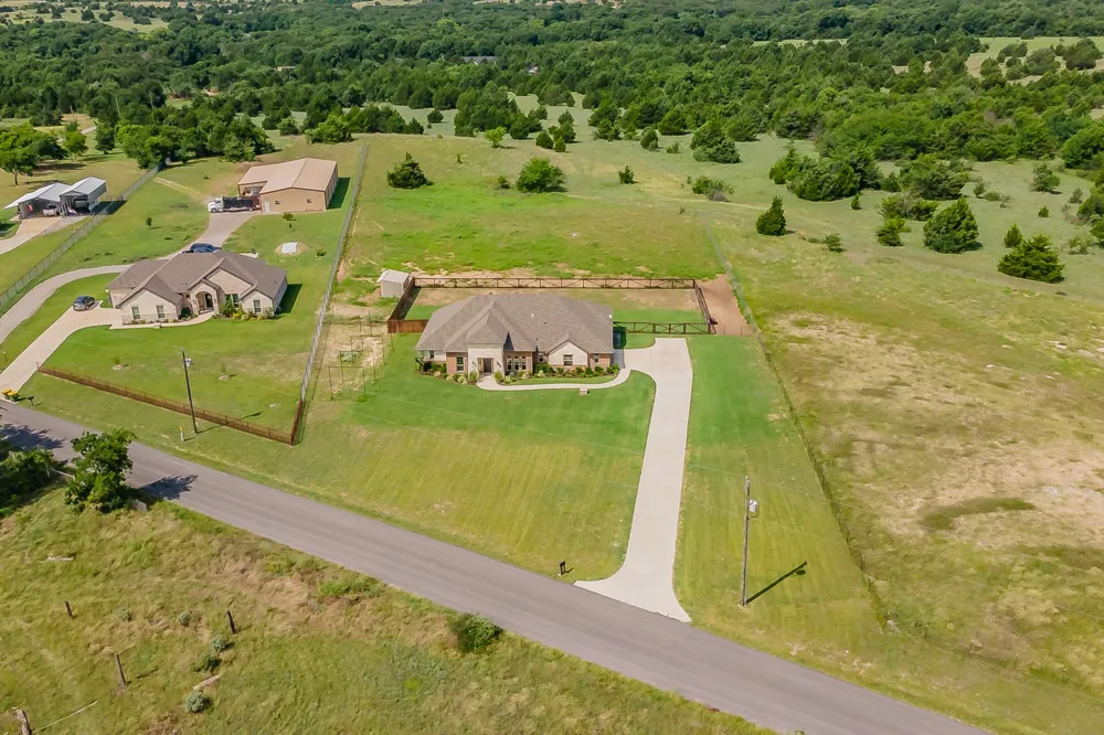 2230 County Road 2360 Decatur, TX 76234
