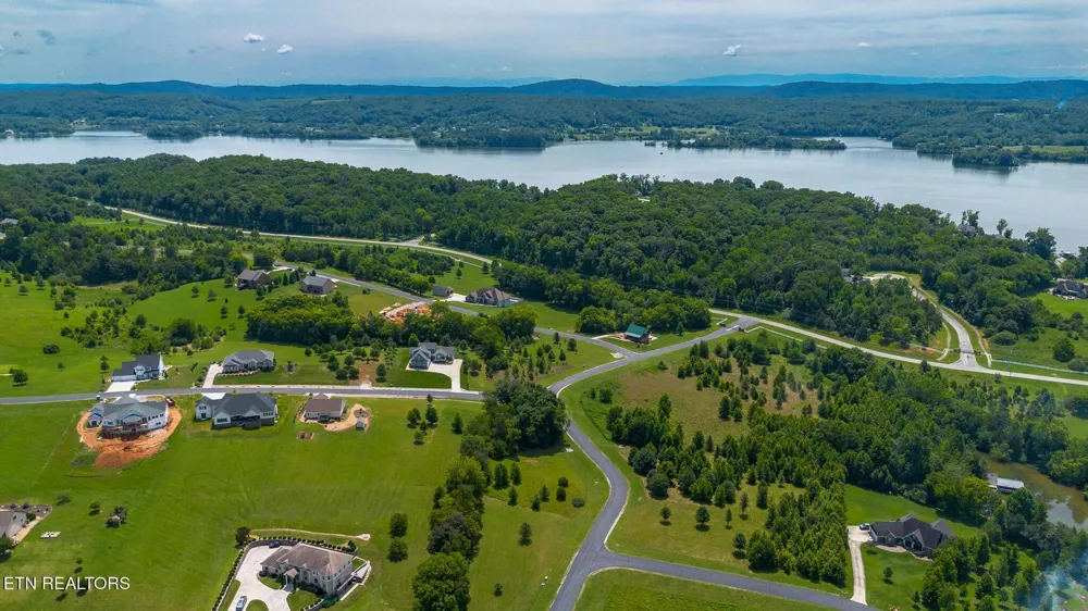503 W Shore Drive Rockwood, TN 37854