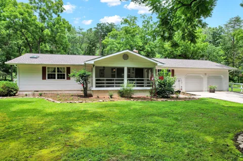 718 Dewind Drive