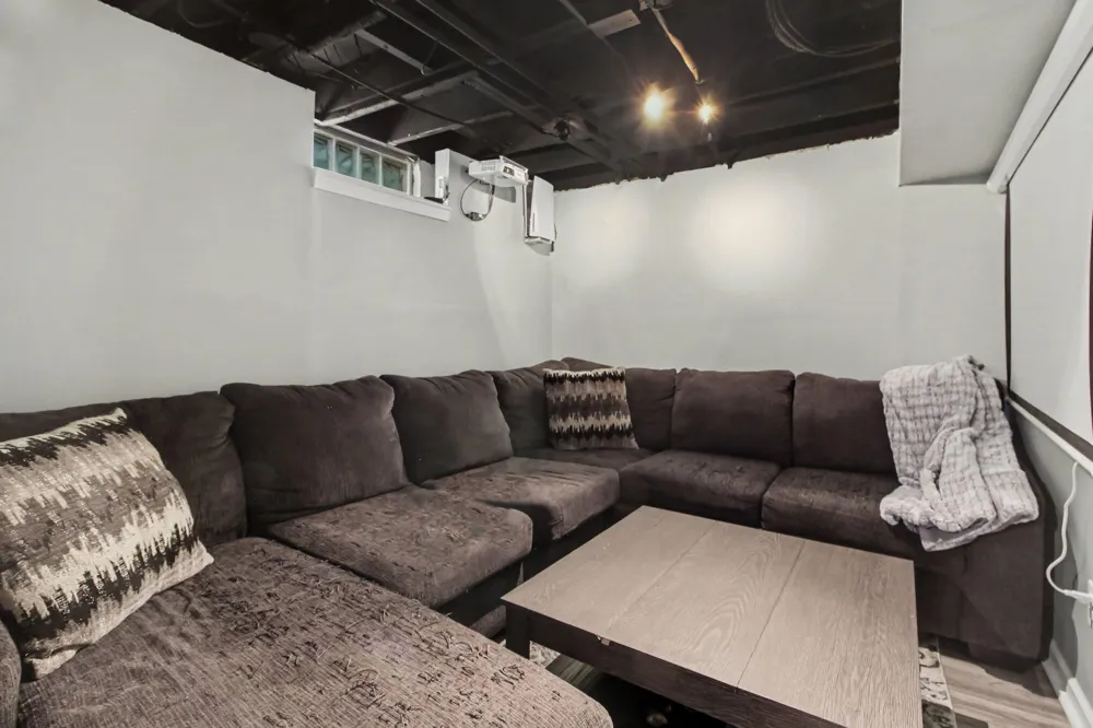 3971 Thomas Avenue Berkley City, MI 48072