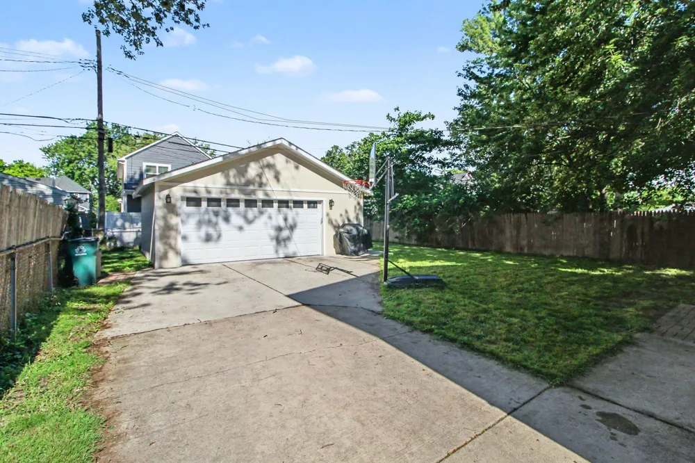 3971 Thomas Avenue Berkley City, MI 48072