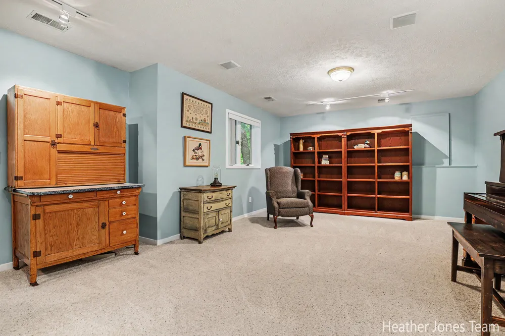 10288 Hathaway Drive Eureka Township, MI 48838