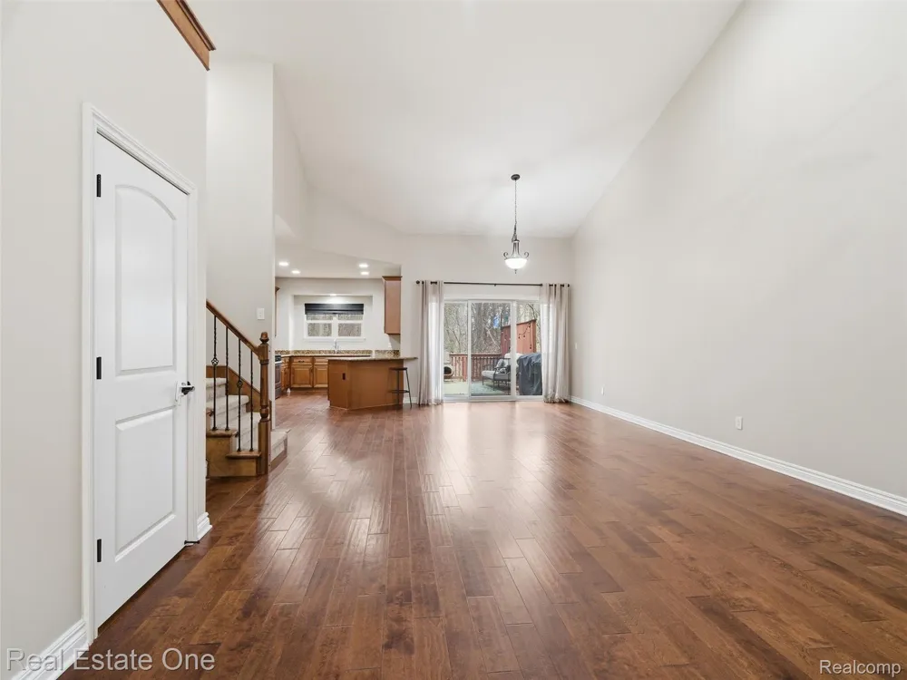 9572 Kingsway Circle Springfield Charter Township, MI 48348