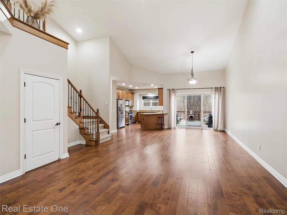 9572 Kingsway Circle Springfield Charter Township, MI 48348