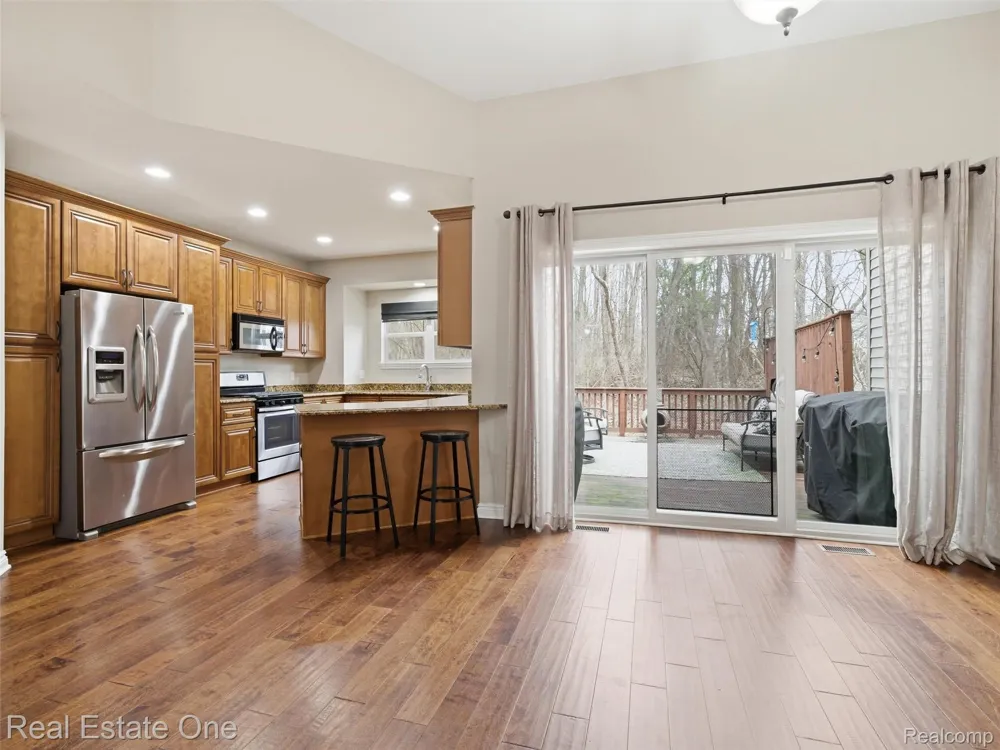 9572 Kingsway Circle Springfield Charter Township, MI 48348
