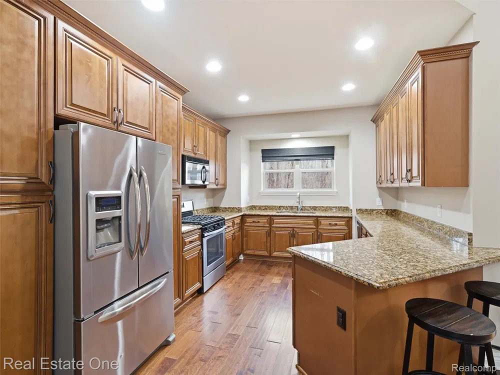 9572 Kingsway Circle Springfield Charter Township, MI 48348