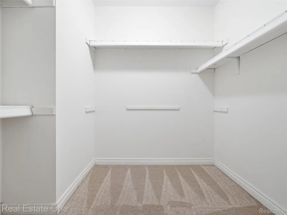 9572 Kingsway Circle Springfield Charter Township, MI 48348