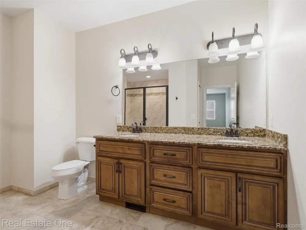 9572 Kingsway Circle Springfield Charter Township, MI 48348