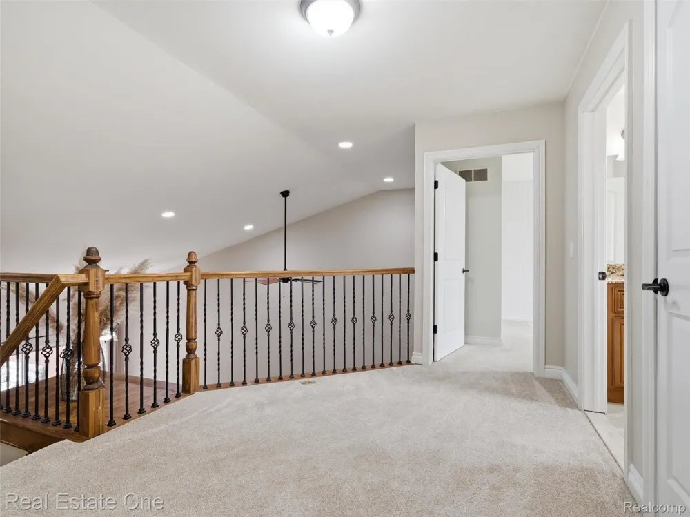 9572 Kingsway Circle Springfield Charter Township, MI 48348