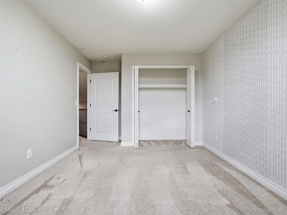 9572 Kingsway Circle Springfield Charter Township, MI 48348