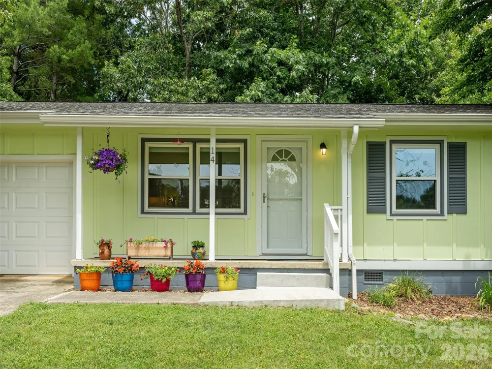 14 Fox Run Place Fairview, NC 28730