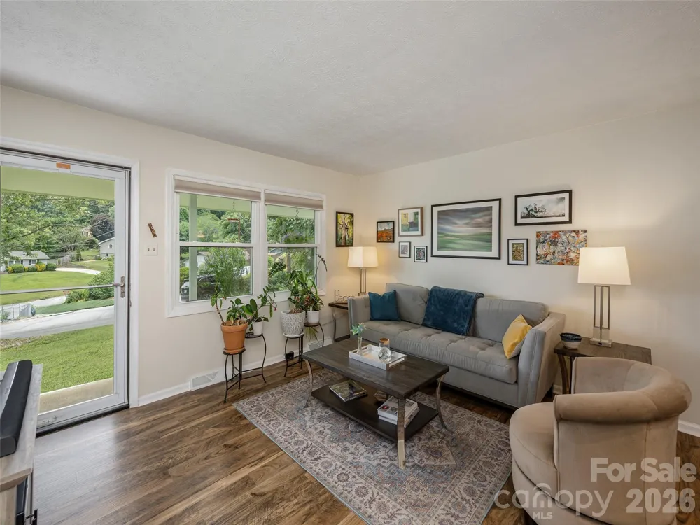 14 Fox Run Place Fairview, NC 28730