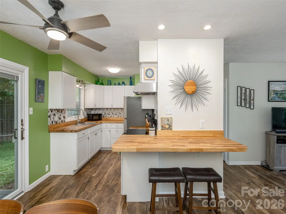 14 Fox Run Place Fairview, NC 28730