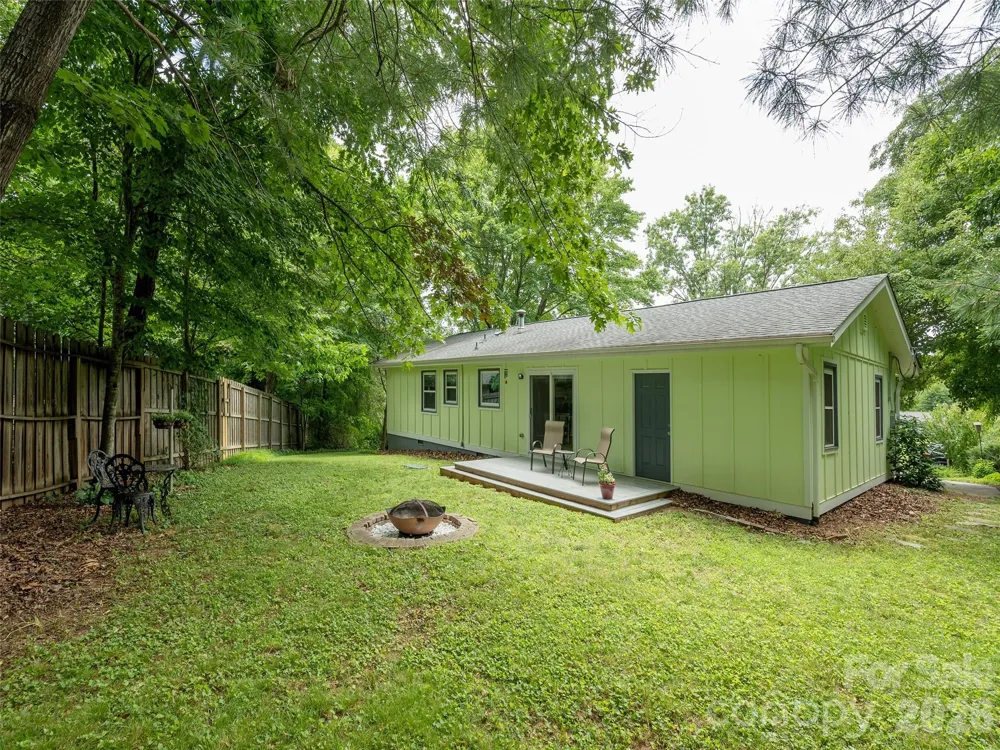 14 Fox Run Place Fairview, NC 28730
