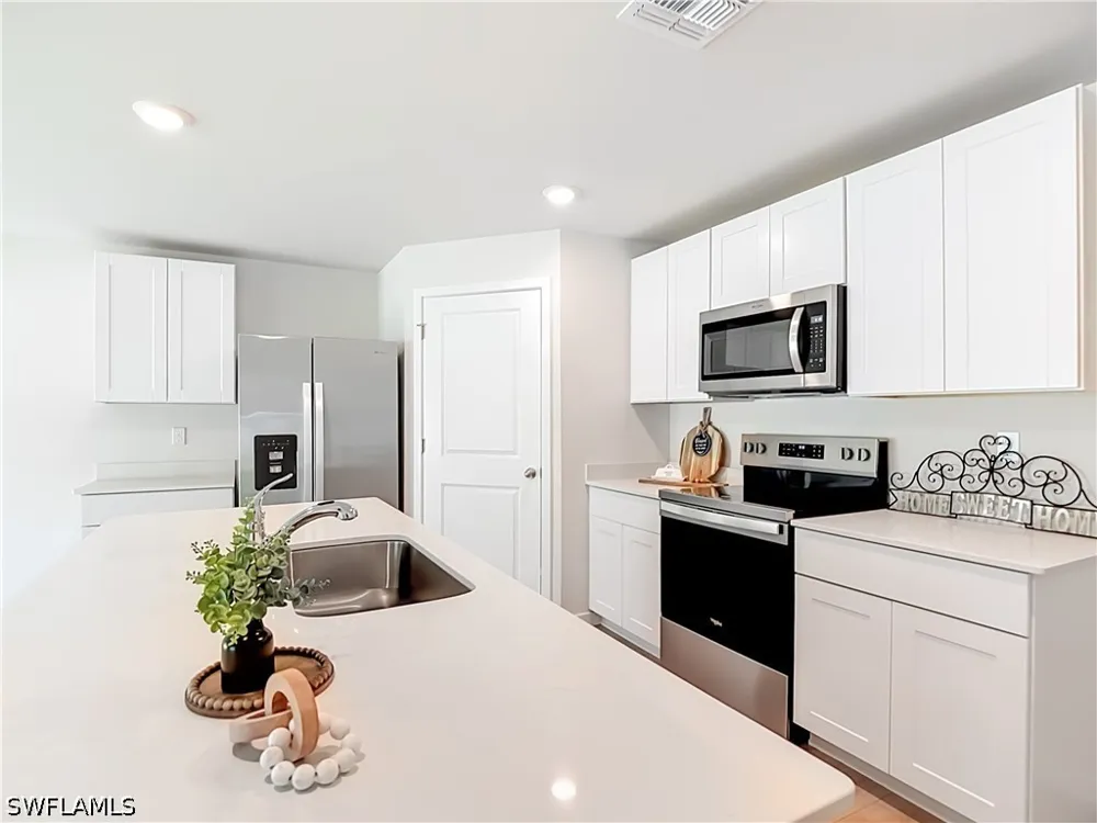 Hemingway Oaks Trail Fort Myers, FL 33905