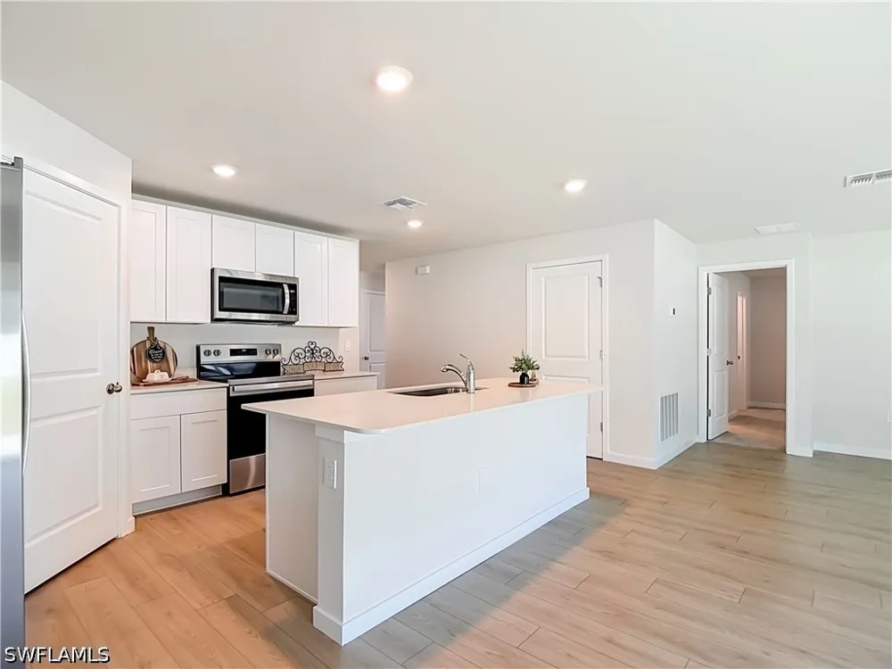 Hemingway Oaks Trail Fort Myers, FL 33905