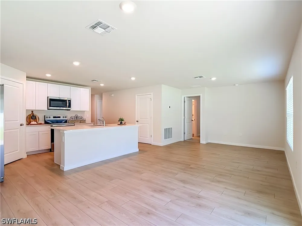 Hemingway Oaks Trail Fort Myers, FL 33905
