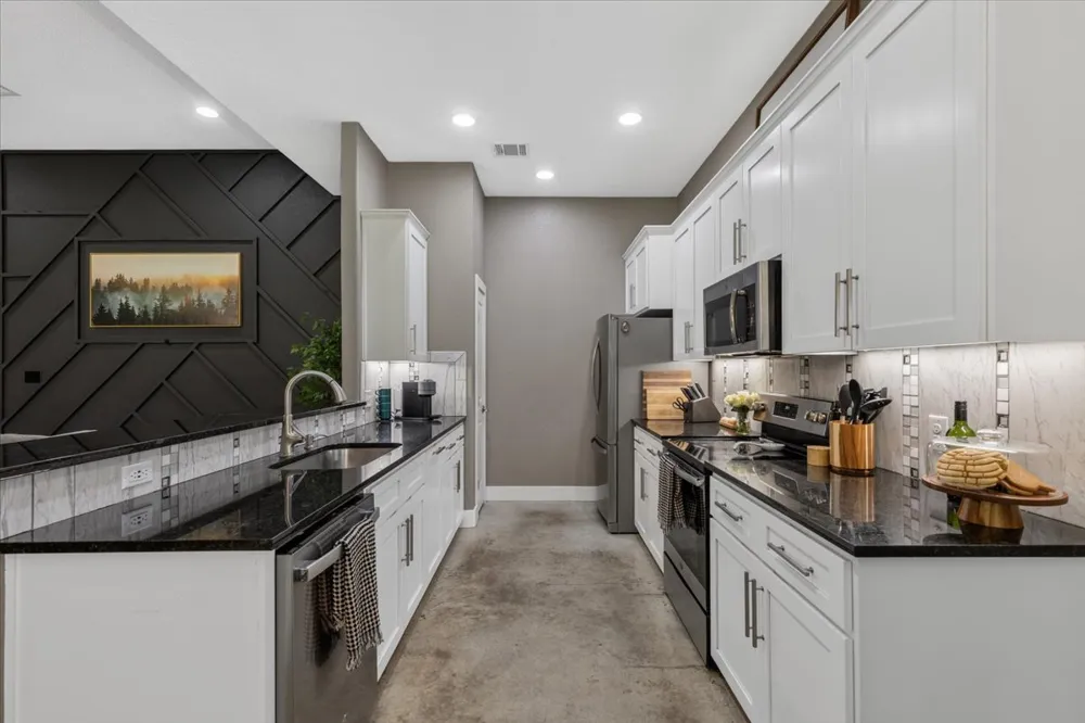 145 Cardinal Loop Bastrop, TX 78659