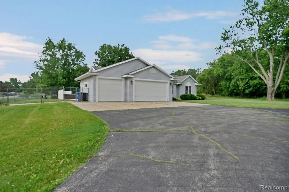3334 E Freeland Road Ingersoll Township, MI 48623