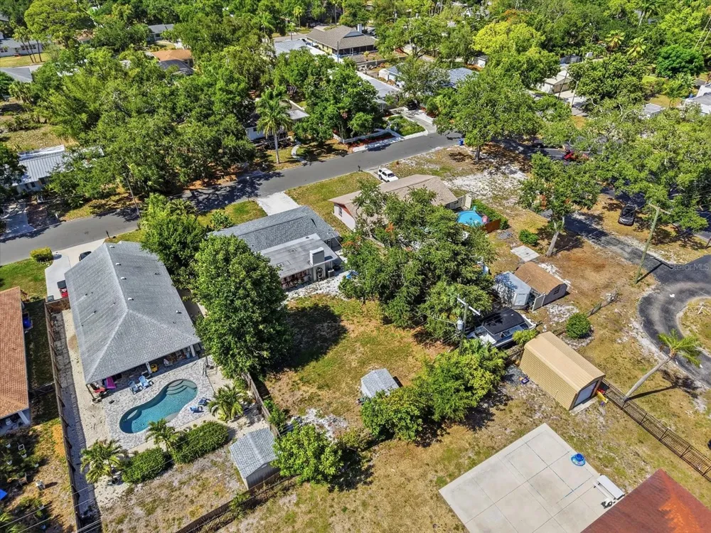 3307 3RD AVENUE W Bradenton, FL 34205