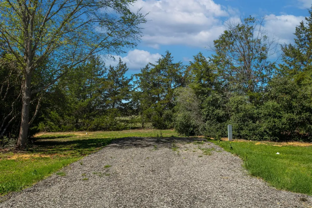 9405 Fm 60 Caldwell, TX 77836