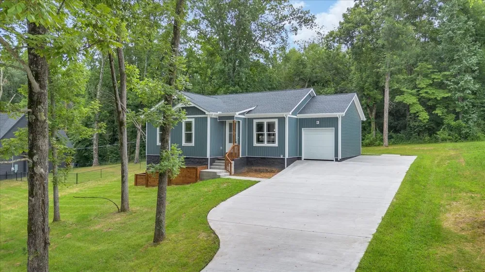 634 Mountain View Dr Morrison, TN 37357