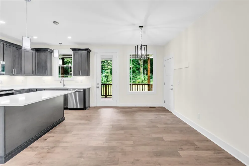 634 Mountain View Dr Morrison, TN 37357