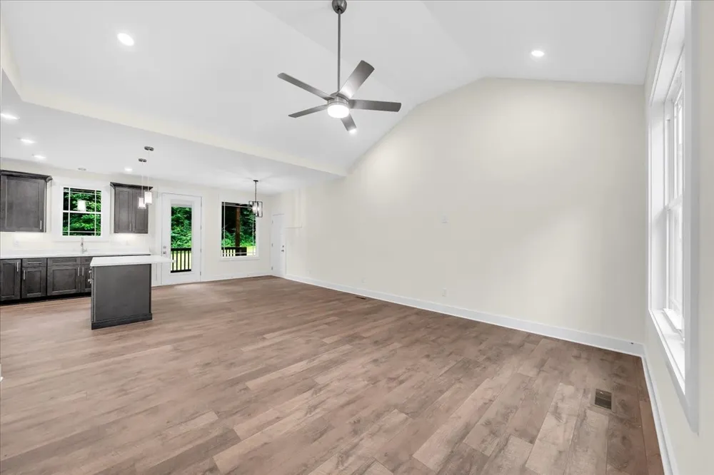634 Mountain View Dr Morrison, TN 37357
