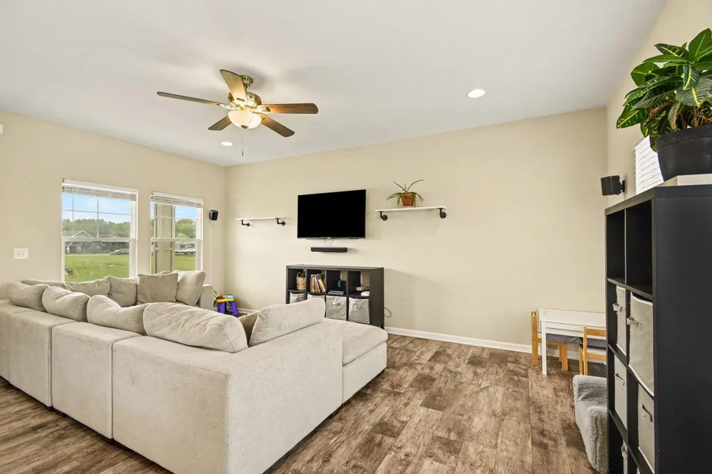 173 Crystal Court Alma City, MI 48801