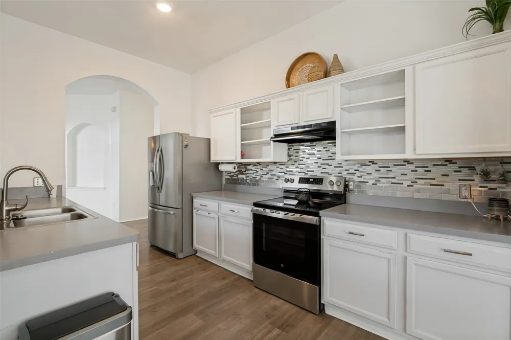 902 Cutting Horse Drive Mansfield, TX 76063